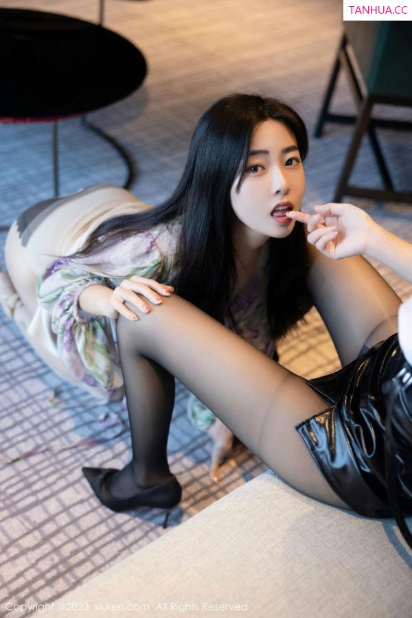   [XiuRen]高清写真图 2023.02.17 No.6279 星子柒kiki 黑丝美腿第42张图片